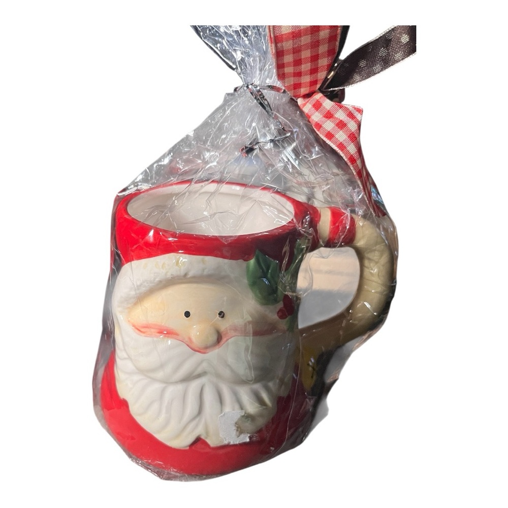 SCM designs - Santa face w/ holly leaf & berries - coffee/hot chocolate mug